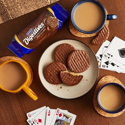 McVitie's Milk Chocolate Digestives Biscuits thumbnail 2