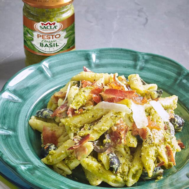 Sacla' Classic Basil Pesto thumbnail 3