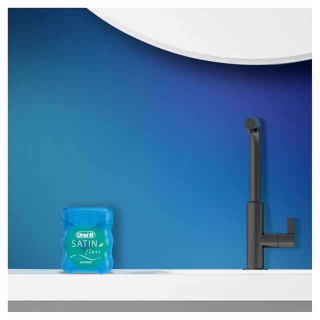 Oral-B Satin Mint Dental Floss thumbnail 4
