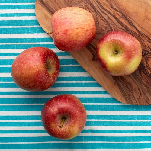 Ocado Organic Royal Gala Apples thumbnail 3