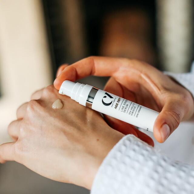 Green People Organic Line Eraser Serum, Age Defy+ by Cha Vohtz, Vegan thumbnail 3