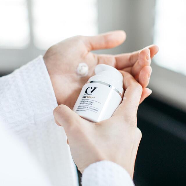 Green People Brightening Moisturiser, Age Defy+ By Cha Vohtz, Vegan thumbnail 3