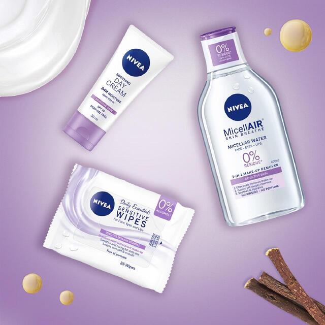 NIVEA Day Cream Face Moisturiser for Sensitive Skin SPF15 thumbnail 3