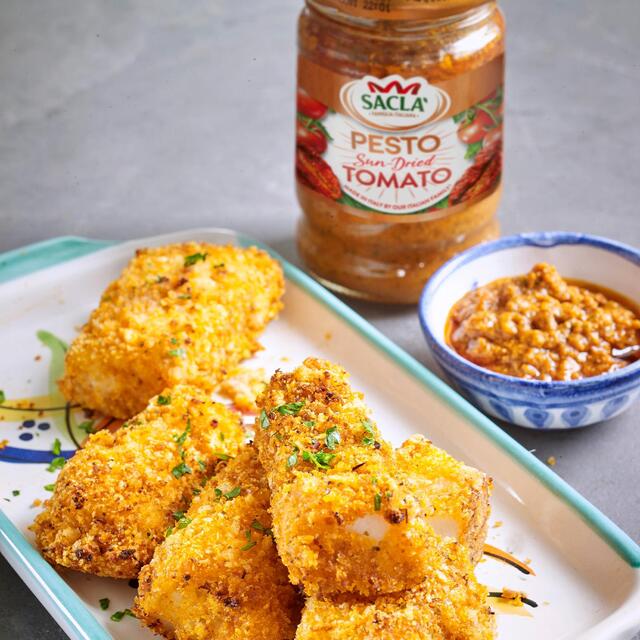 Sacla Sun-Dried Tomato Pesto thumbnail 4