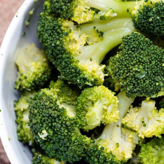 Ocado Frozen Broccoli Florets thumbnail 4