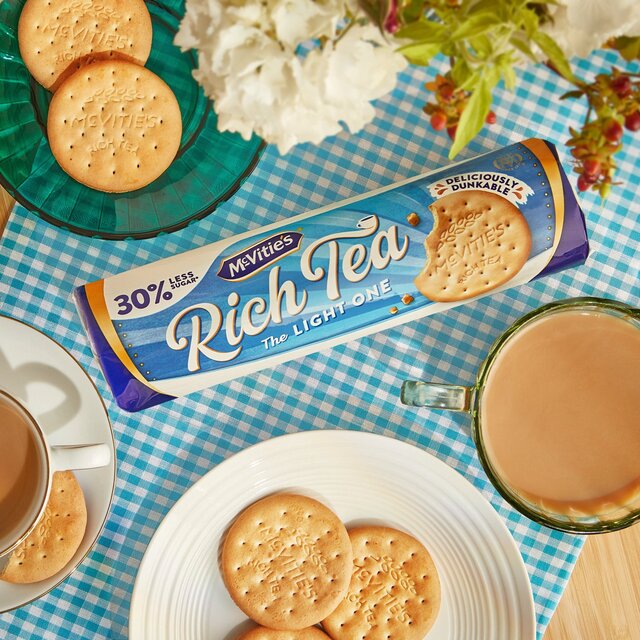 McVitie's Rich Tea The Light One Biscuits thumbnail 4