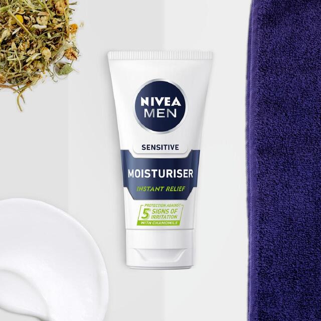 NIVEA MEN Sensitive Face Moisturiser with 0% Alcohol thumbnail 4