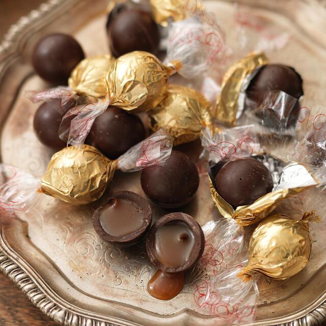 Willie's Cacao Dark Chocolate Sea Salt Caramel Black Pearls thumbnail 3