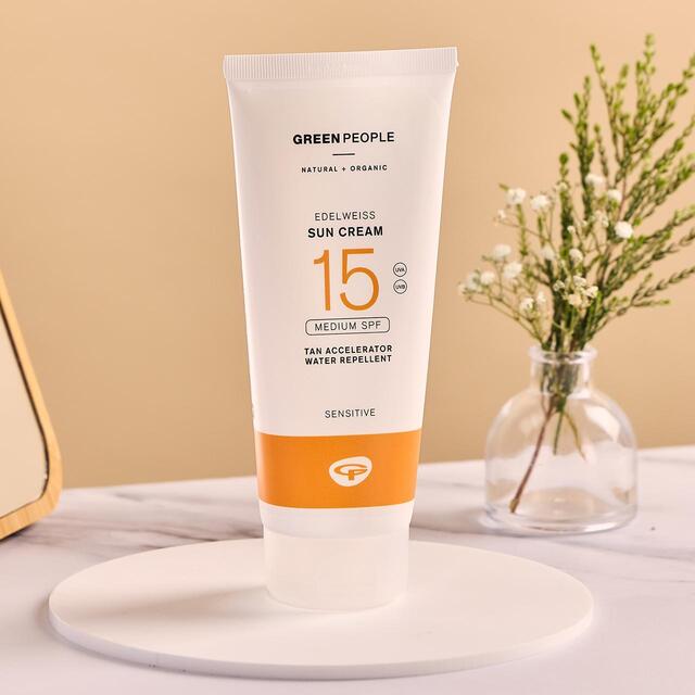 Green People SPF 15  Sun Cream With Tan Accelerator thumbnail 2
