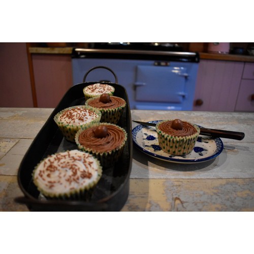 Emma's Country Cakes - Cupcake Combo thumbnail 4
