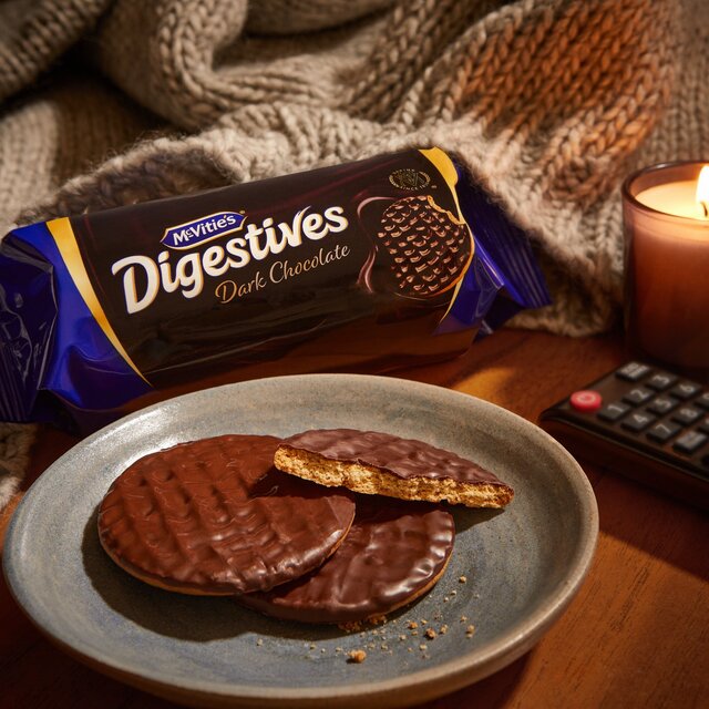 McVitie's Digestives Dark Chocolate Biscuits thumbnail 3