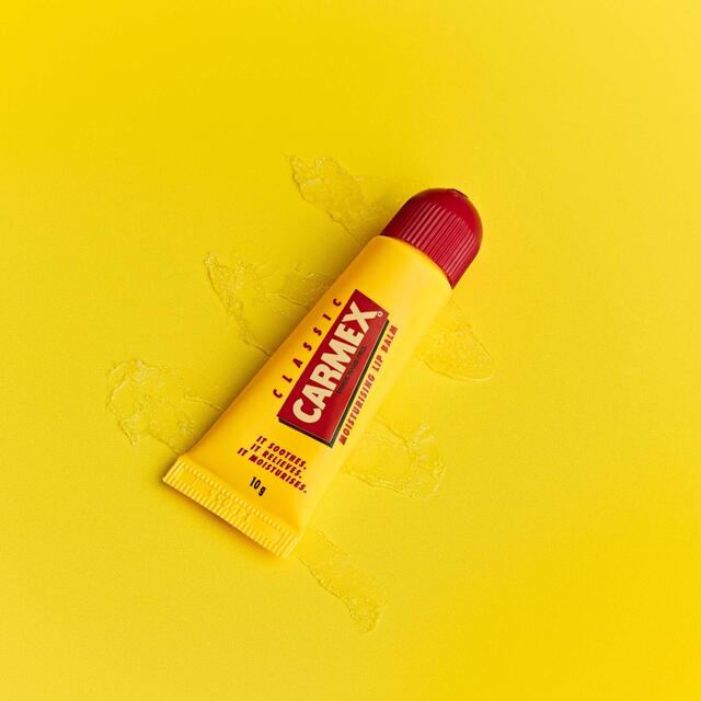 Carmex Classic Lip Balm Tube thumbnail 4