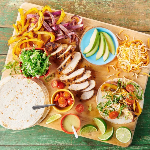 Old El Paso Mexican Roasted Tomato & Pepper Fajita Kit thumbnail 3