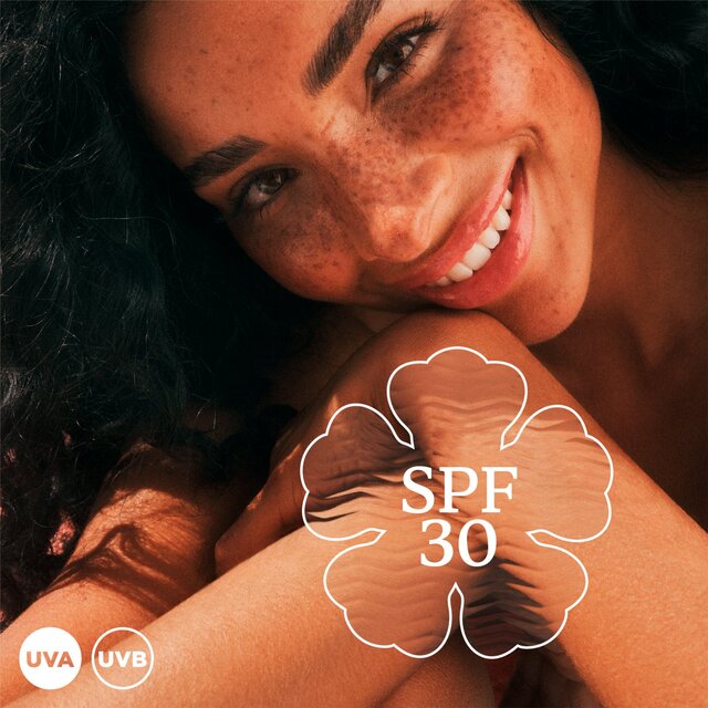 Hawaiian Tropic Protective SPF 30 Dry Oil Continuous Sunscreen Spray thumbnail 3