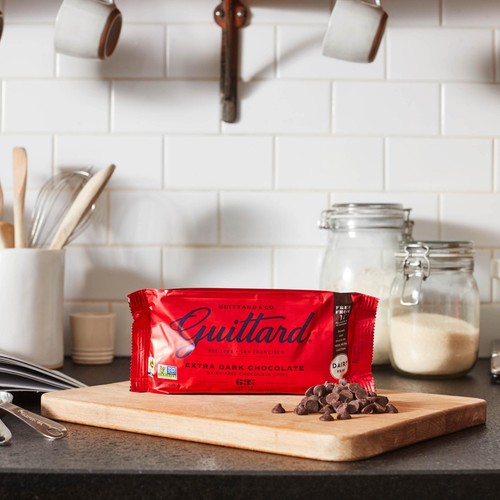 Guittard Extra Dark Chocolate Baking Chips 63%  thumbnail 2