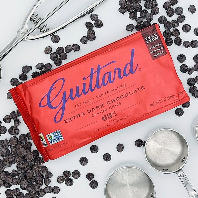 Guittard Extra Dark Chocolate Baking Chips 63% thumbnail 3