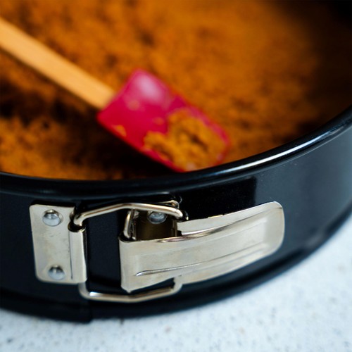 Tala Non-stick Springform Cake Tin 23cm thumbnail 6