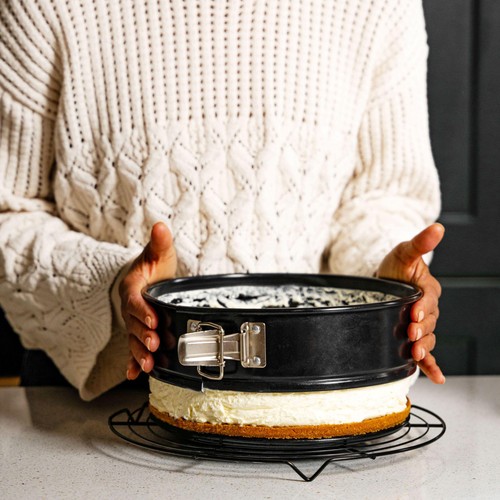 Tala Non-stick Springform Cake Tin 23cm thumbnail 8
