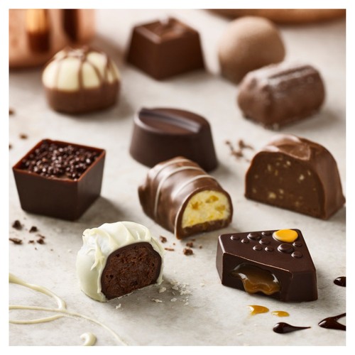 Thorntons Continental Collection Box of Chocolates thumbnail 3