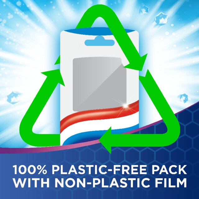 Aquafresh Intense Clean Medium Toothbrush thumbnail 3