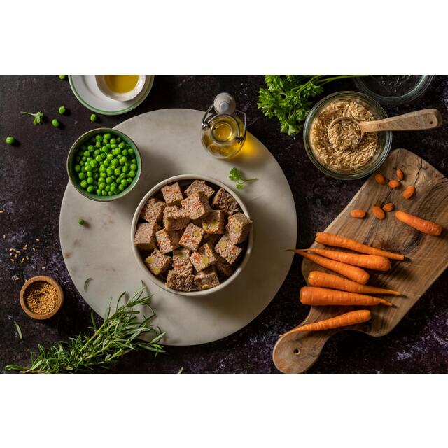 Forthglade Complete Adult Multicase (Turkey, Lamb & Chicken) Wet Dog Food thumbnail 3