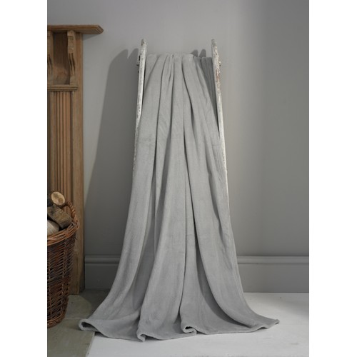 Deyongs Snuggle Touch Fleece Silver Throw thumbnail 3