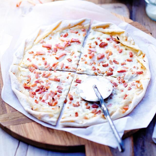 Picard Bacon, Creme Fraiche & Onion Pastry Tart thumbnail 3