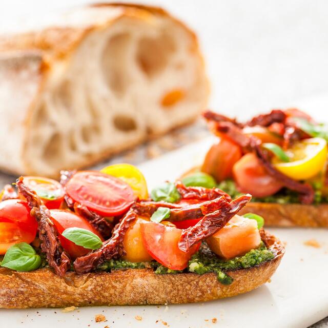 Sacla' Classic Basil Pesto thumbnail 7