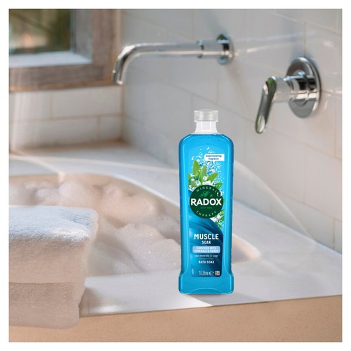 Radox Muscle Soak Bath Soak with Sage & Sea Minerals thumbnail 7