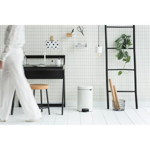 Brabantia 12 Litre White Pedal Bin thumbnail 5