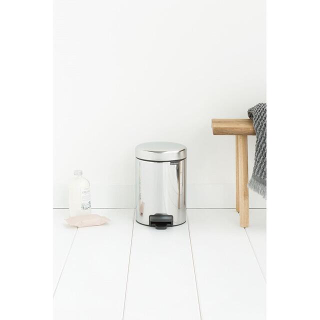 Brabantia Pedal Bin, Brilliant Steel 3L thumbnail 4