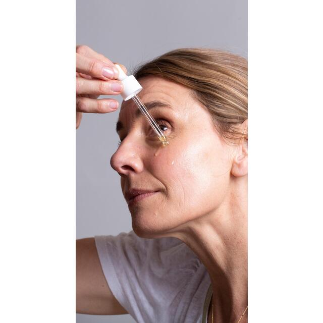 Balance Me Radiance Face Oil thumbnail 3