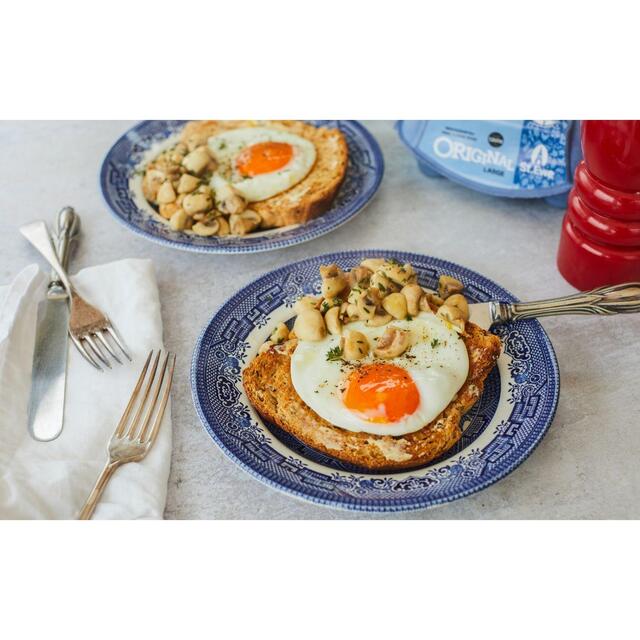St Ewe Original Large Free Range Eggs thumbnail 3