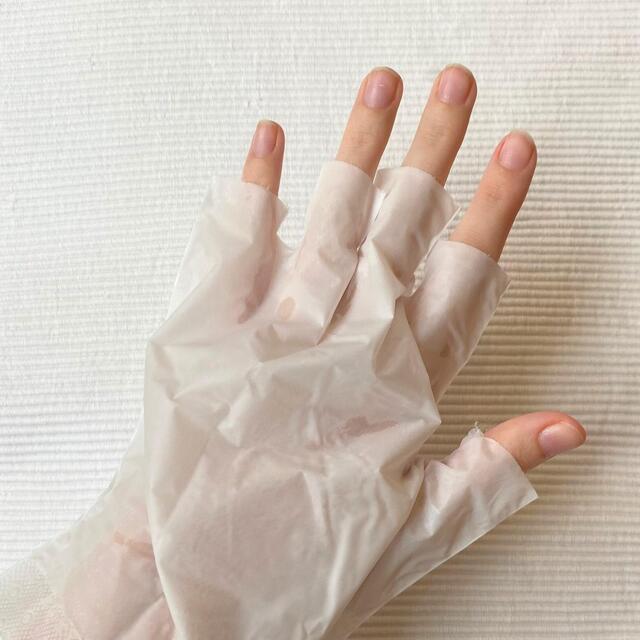 BeautyPro HAND THERAPY Moisturising Gloves with Removable Finger Tips thumbnail 3