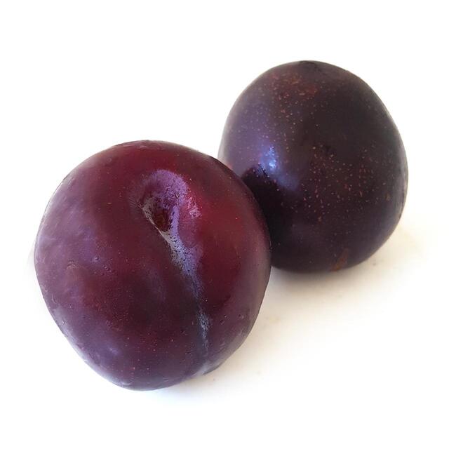 Natoora Ripe Plums