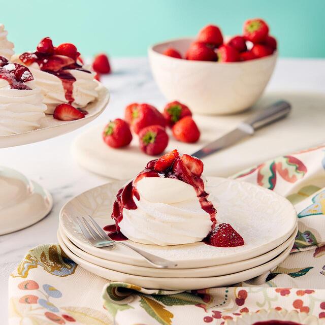 Cotswold Meringues Boxed Individual Nests thumbnail 3