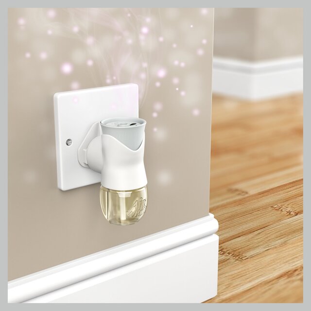 Airwick Pink Sweet Pea Plug In Twin Refill thumbnail 3