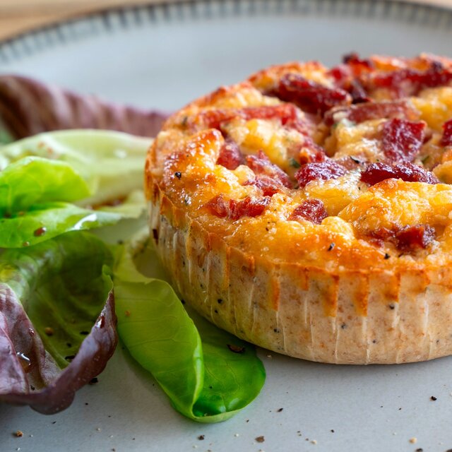 Higgidy Smoked Ham Hock & Cheddar Quiche thumbnail 2