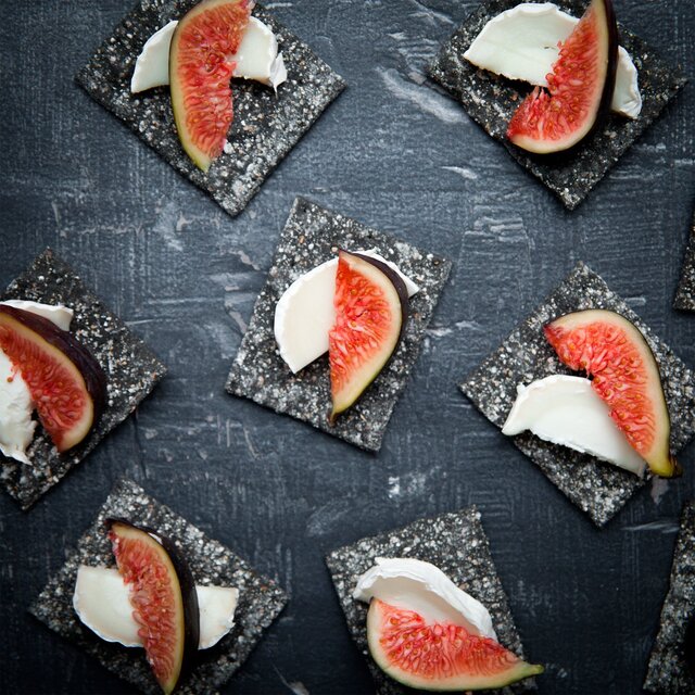 Peter's Yard Rye & Charcoal Sourdough Crackers thumbnail 2