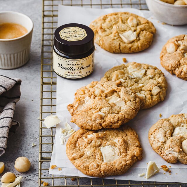 Taylor & Colledge Organic Vanilla Bean Paste thumbnail 8