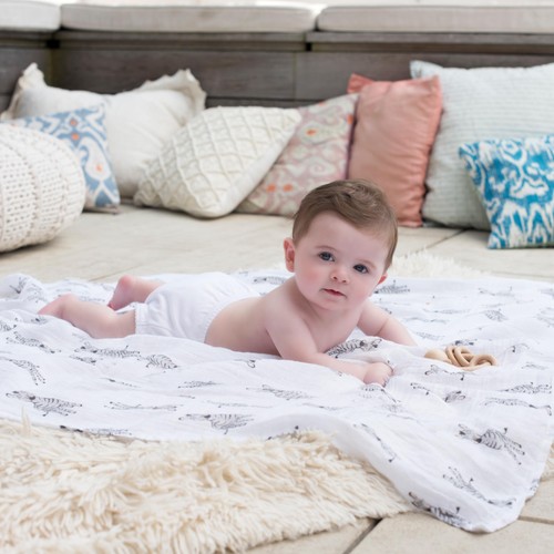 Aden + Anais Muslin Large Swaddle Safari Babes thumbnail 6