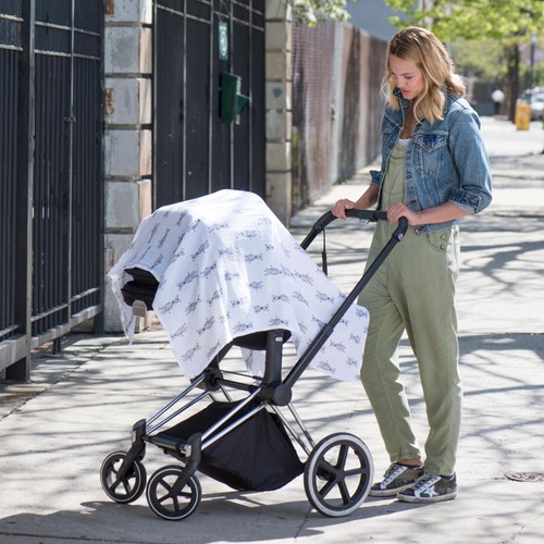 Aden + Anais Muslin Large Swaddle Safari Babes thumbnail 8