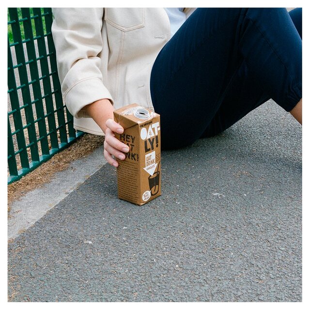 Oatly Oat Drink Chocolate Long Life thumbnail 2