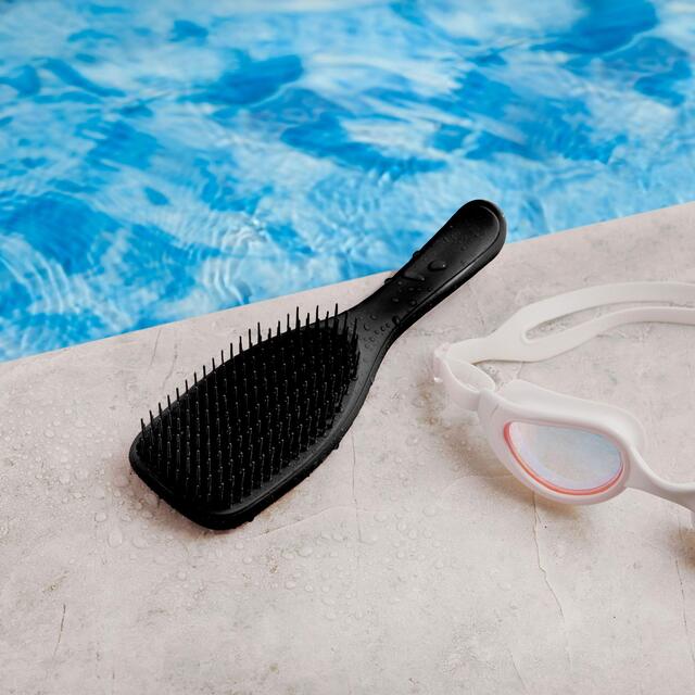 Tangle Teezer The Wet Detangler Hairbrush, Liquorice Black thumbnail 5