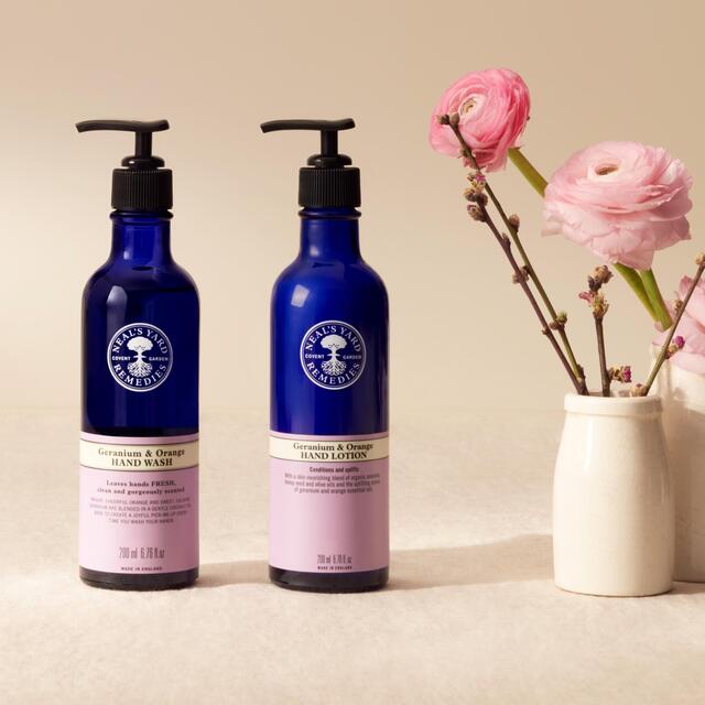 Neal's Yard Geranium & Orange Hand Wash thumbnail 2