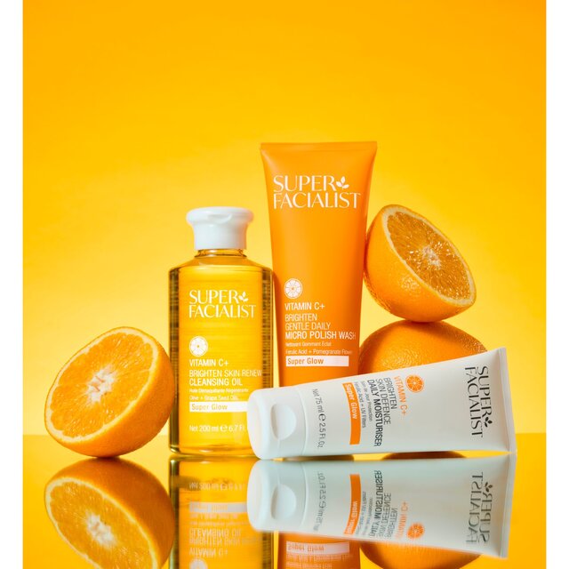 Super Facialist Vitamin C Daily Moisturiser thumbnail 6