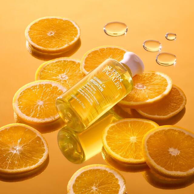 Super Facialist Vitamin C Cleansing Oil thumbnail 5