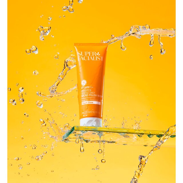 Super Facialist Vitamin C Polishing Face Wash thumbnail 5