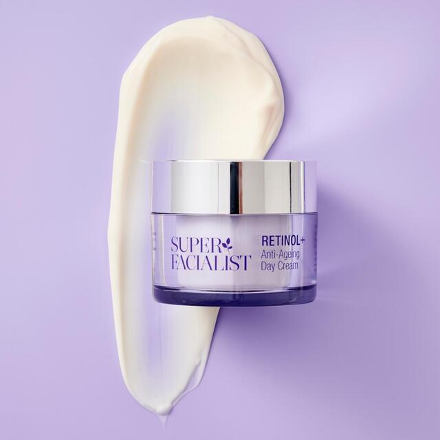 Super Facialist Retinol Anti Aging Day Cream thumbnail 4
