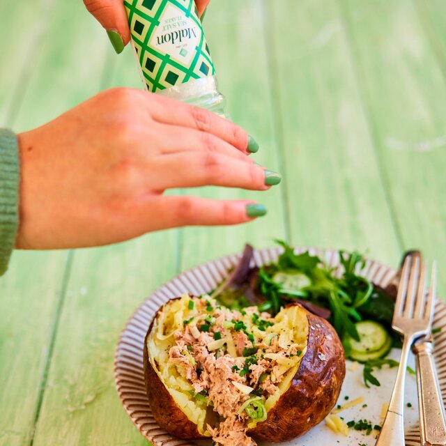 Maldon Salt Perfectly Crushed Original Salt Grinder thumbnail 3